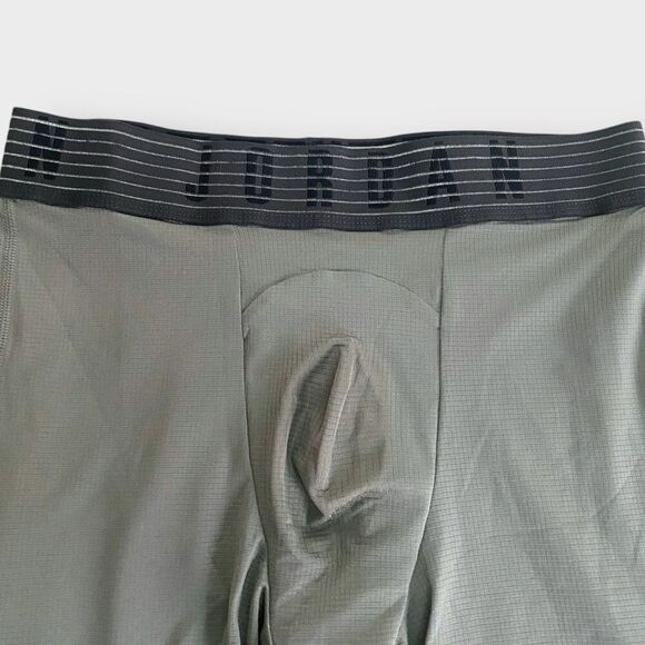 Nike Air Jordan Jumpman Gray Compression Athletic Shorts AT3138-099 Mens size M - Picture 5 of 9